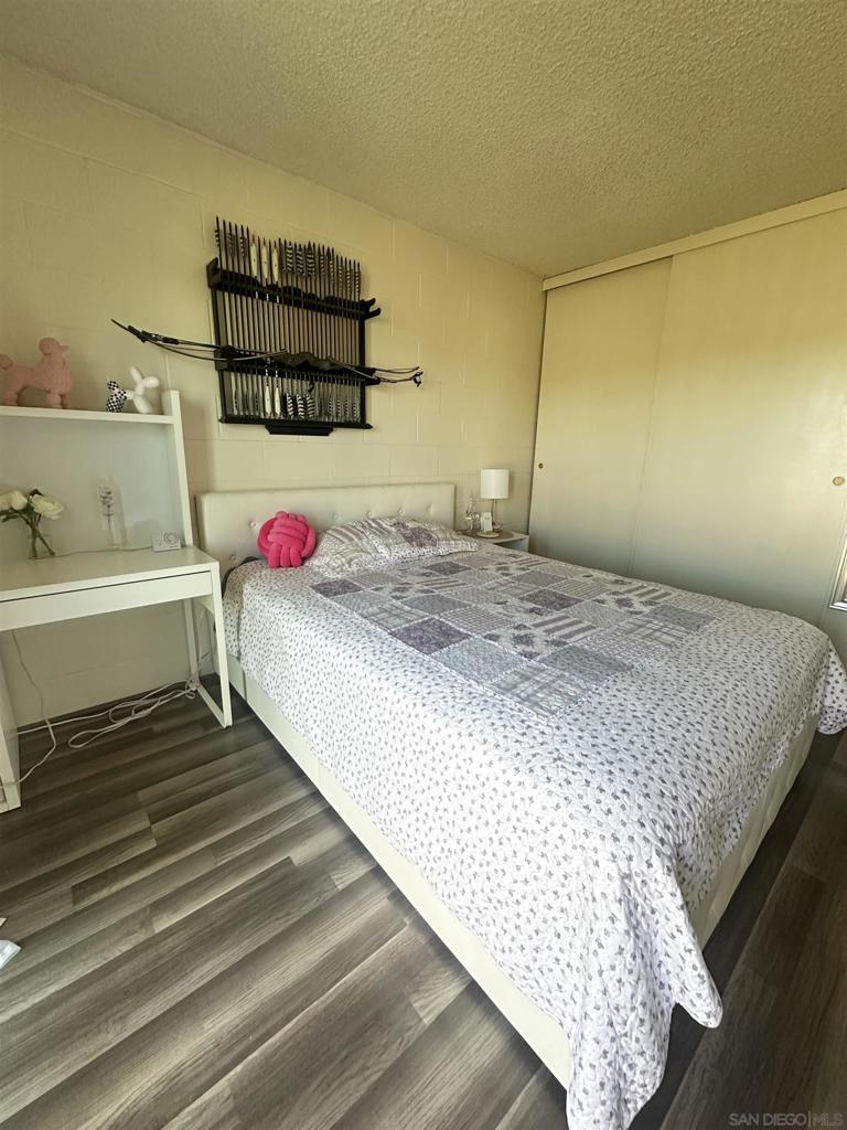 1046 Bartlett Property Photo 8