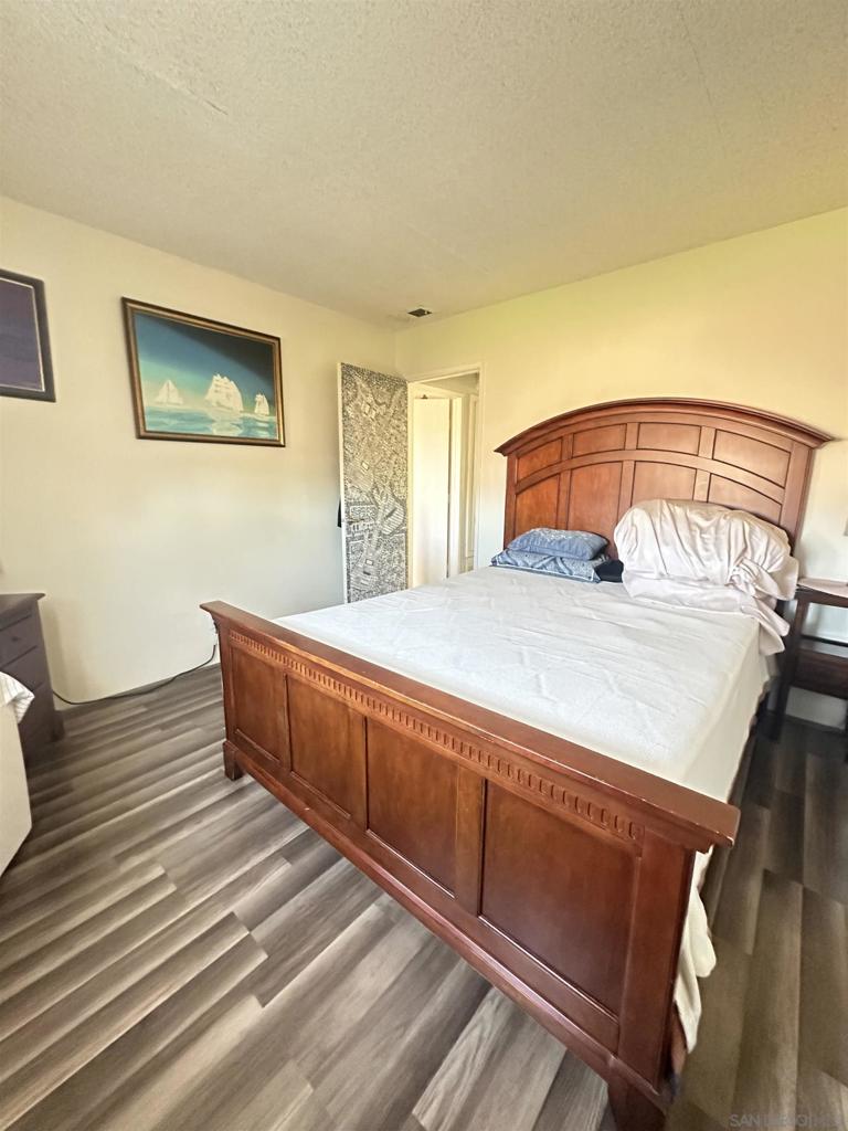 1046 Bartlett Property Photo 9