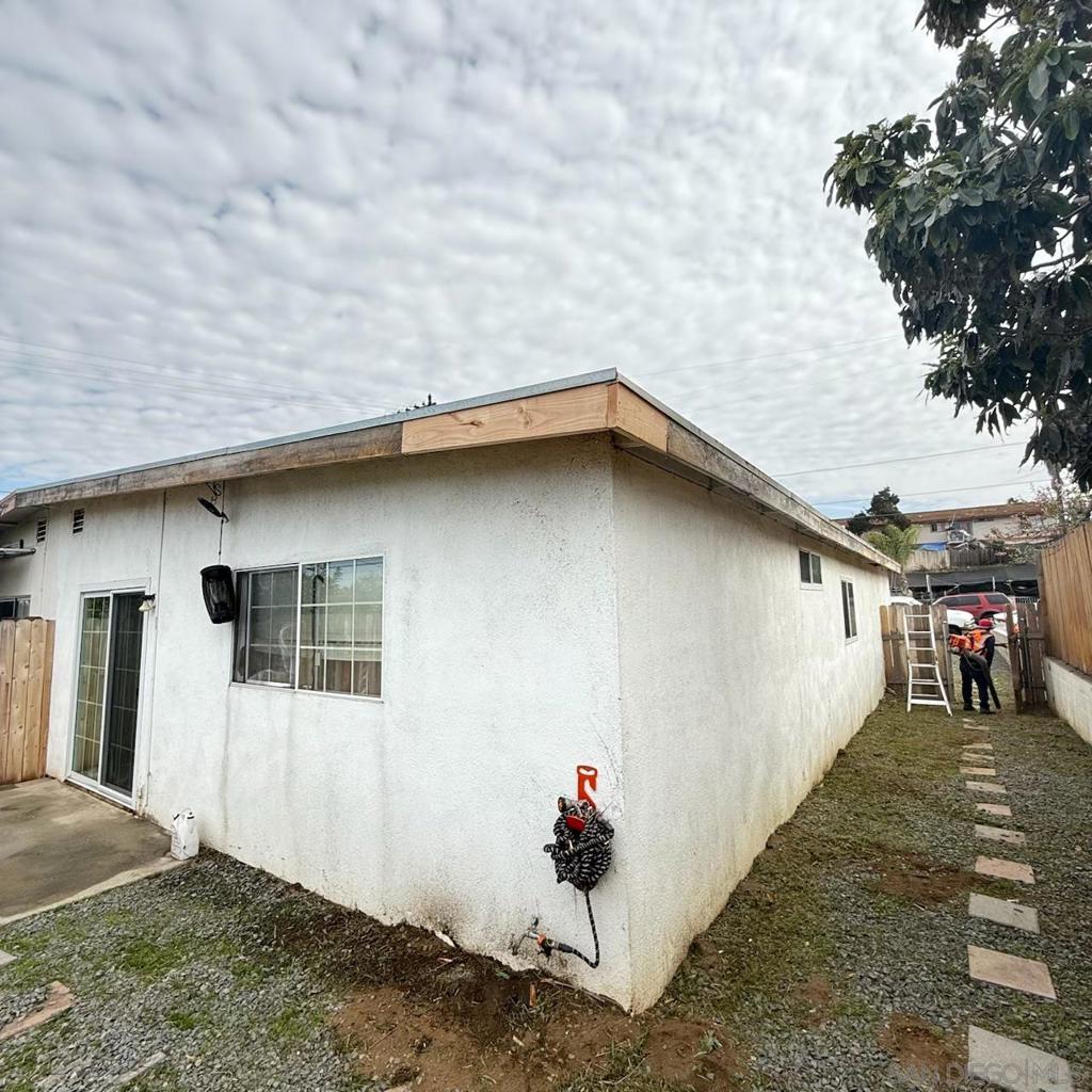 1046 Bartlett Property Photo 12