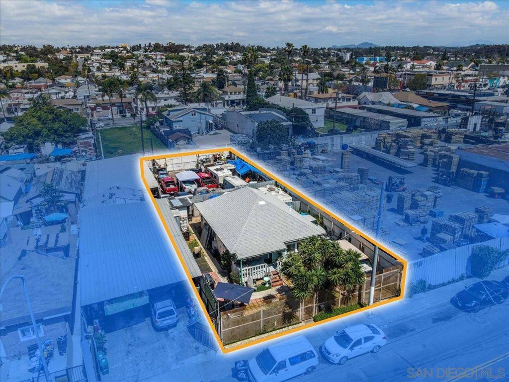 2946 Commercial Street Property Photo 4
