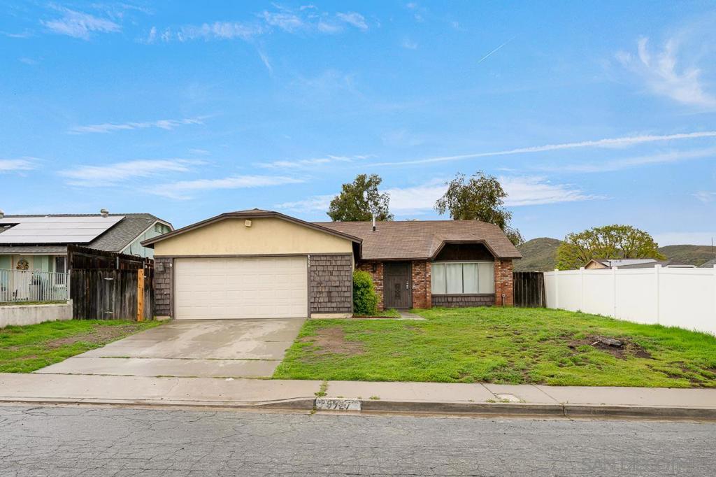 9927 Sadie St Property Photo
