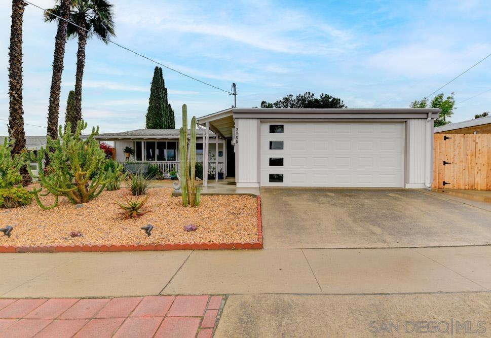 2580 Harcourt Dr Property Photo