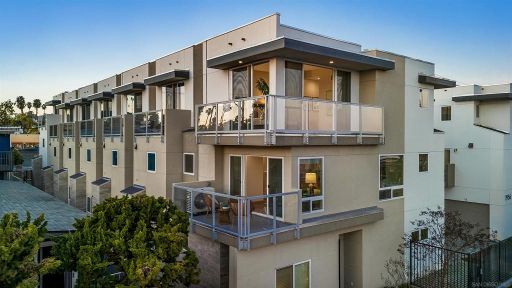 92109 Real Estate Listings Main Image