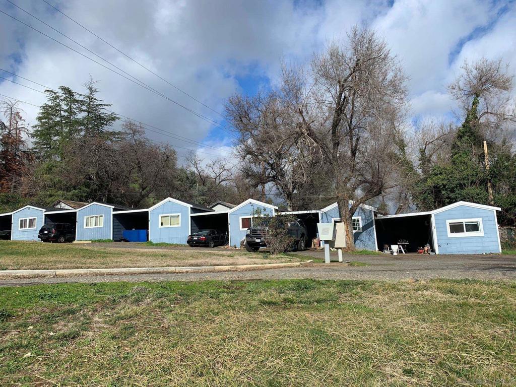 4070 Railroad Ave Property Photo