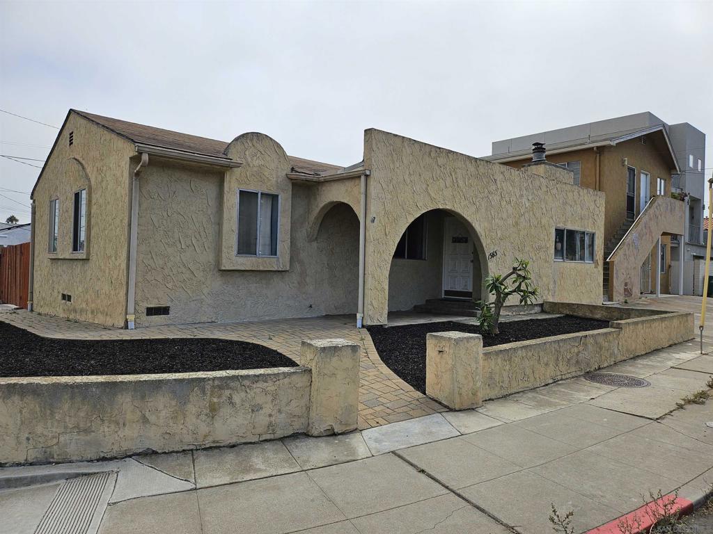 1561 65 Evergreen St Property Photo 1
