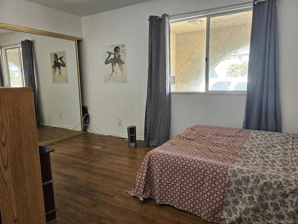 1561 65 Evergreen St Property Photo 4