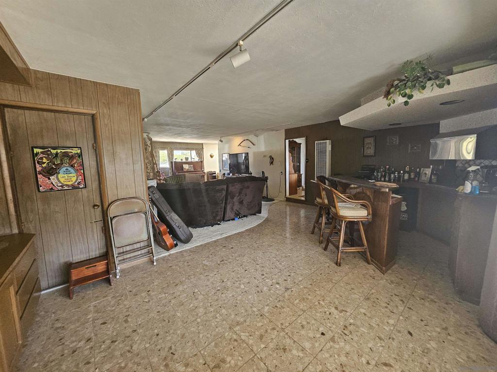 1561 65 Evergreen St Property Photo 7