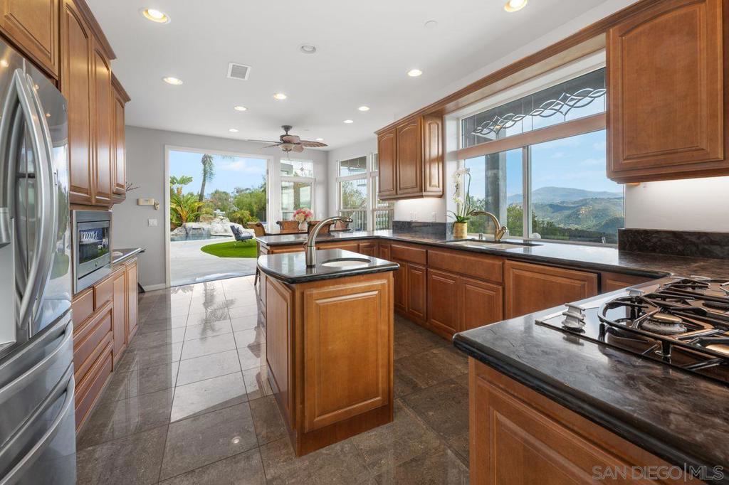 410 Woodland Ln Property Photo 10