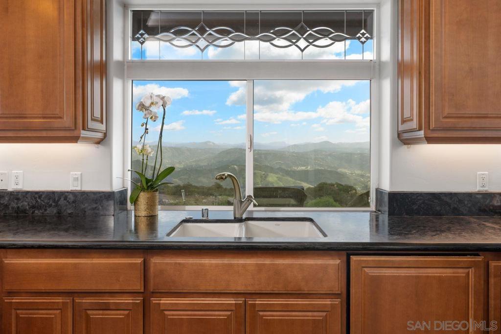 410 Woodland Ln Property Photo 13