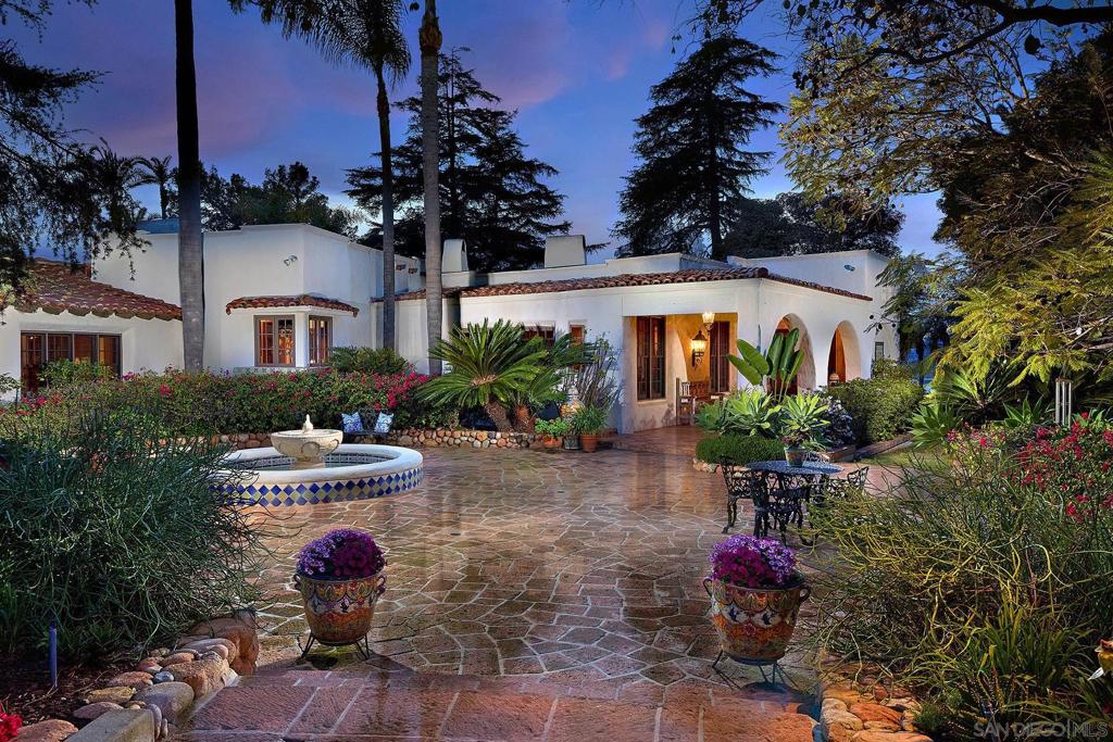 6525 Lago Lindo Property Photo