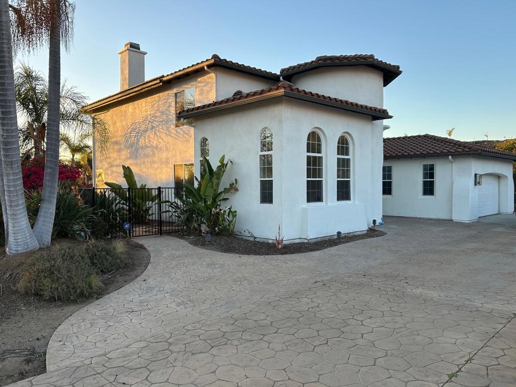 2482 San Clemente Ave Property Photo