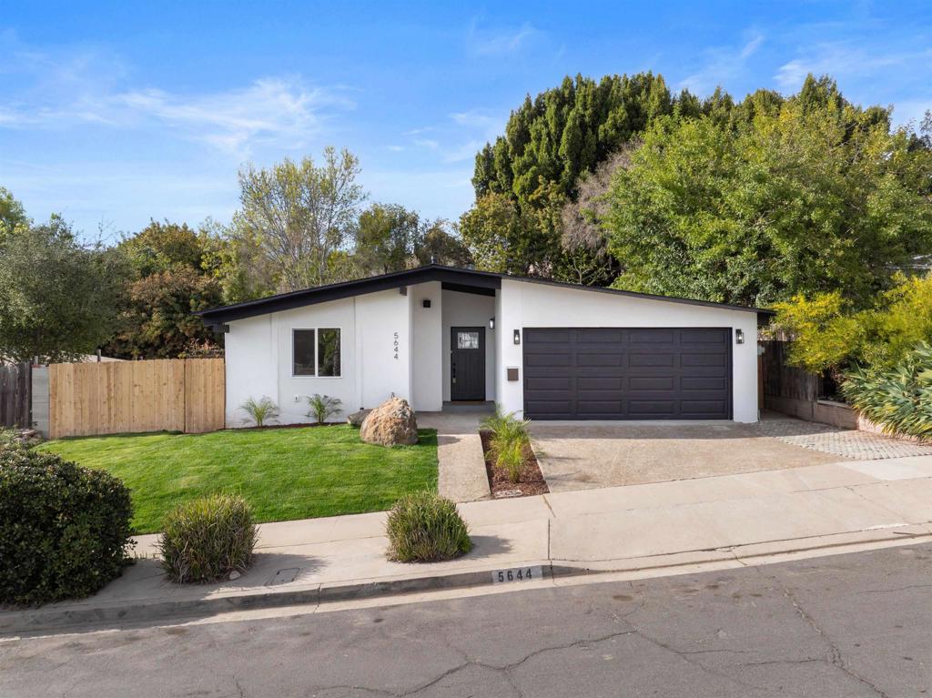 5644 Bromley Way Property Photo 2