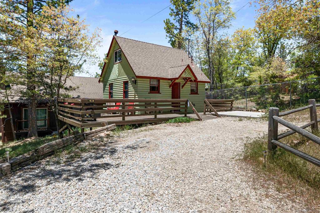 568 Wanita Ln Property Photo