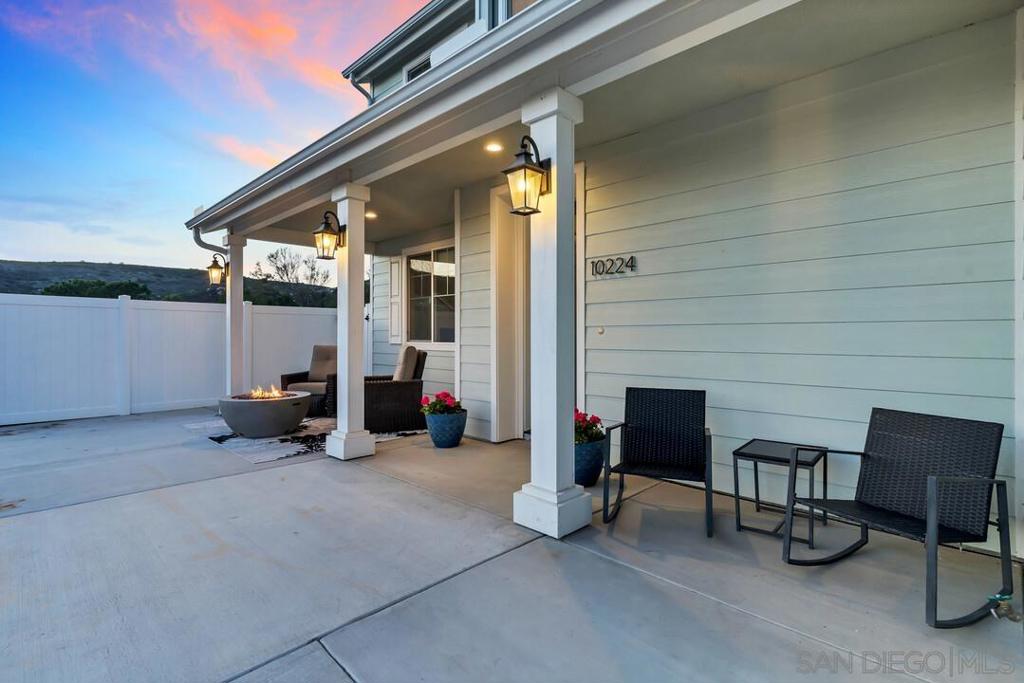 10224 Noble Way Property Photo 4