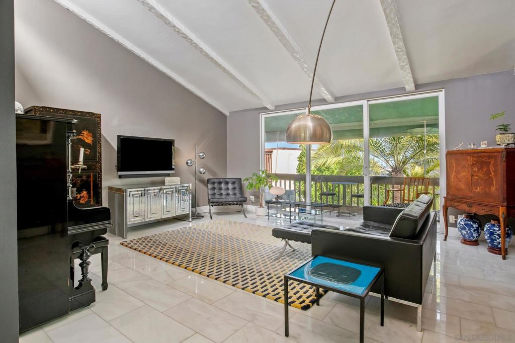 6455 La Jolla Blvd. 308 Property Photo 1
