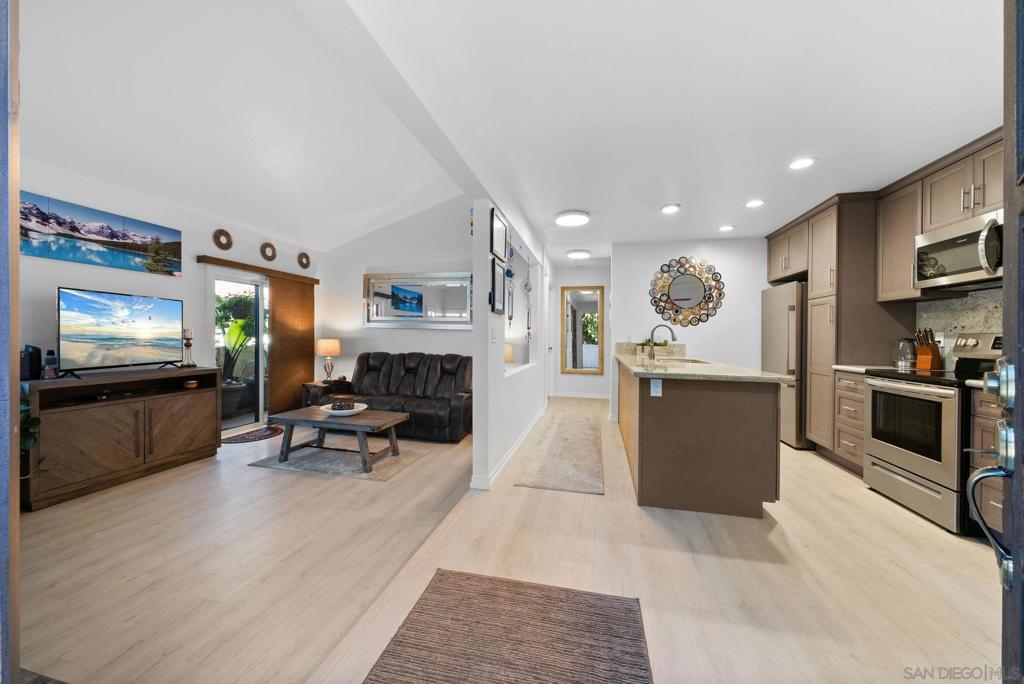 13681 Ruette Le Parc F Property Photo