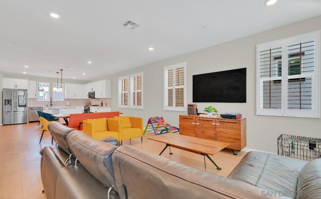 347 N Prairie Ave Property Photo