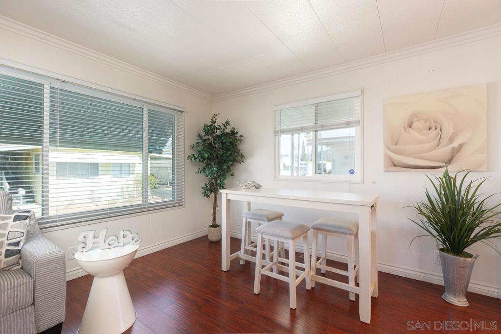 2280 E Valley Parkway E 75 Property Photo 4