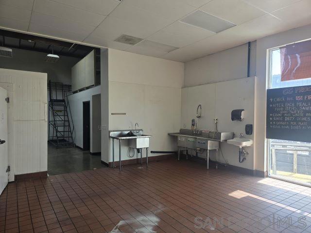 1805 Newton Ave Property Photo 2