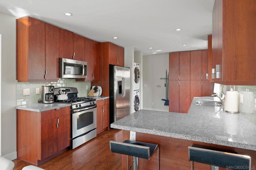 535 537 1/2 Fern Glen Property Photo 8