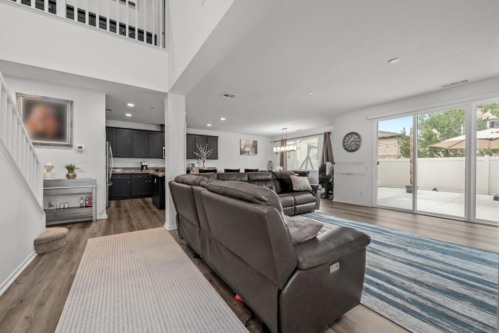 38512 Rosegate Pl Property Photo 4