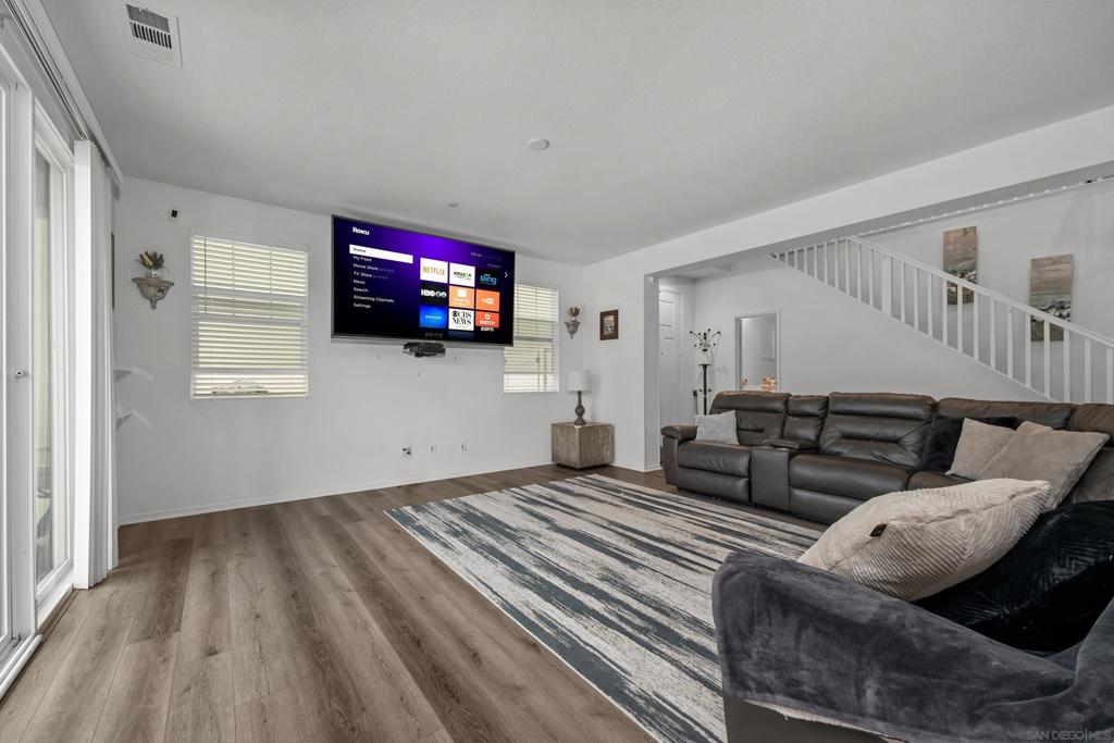 38512 Rosegate Pl Property Photo 6