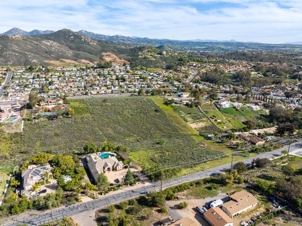 La Manda Dr Property Photo 2