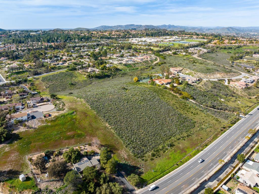 La Manda Dr Property Photo 9