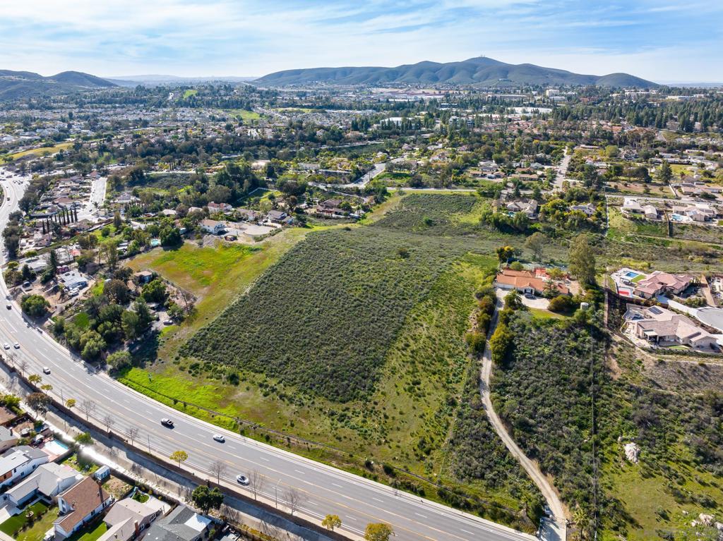 La Manda Dr Property Photo 11