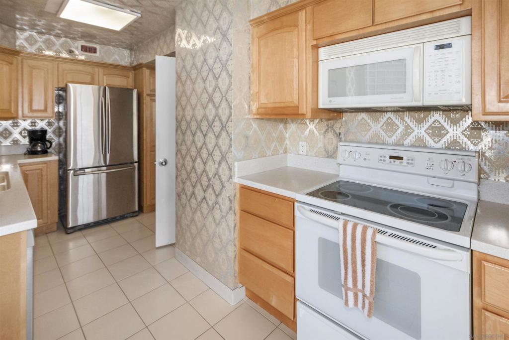 1780 Avenida Del Mundo 602 Property Photo 8