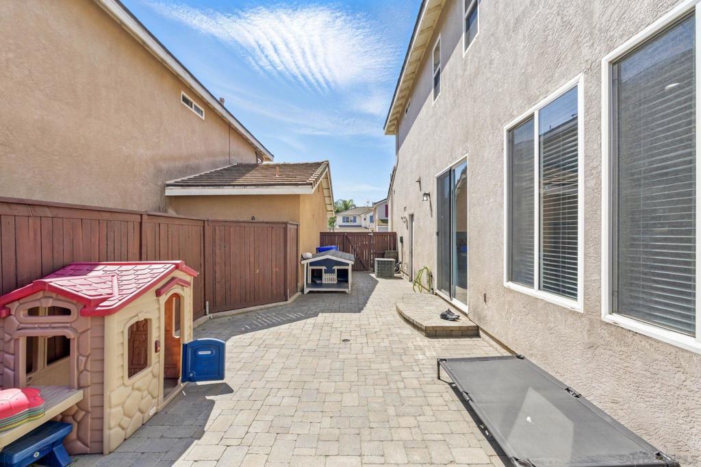 2855 Bear Valley Rd Property Photo 14