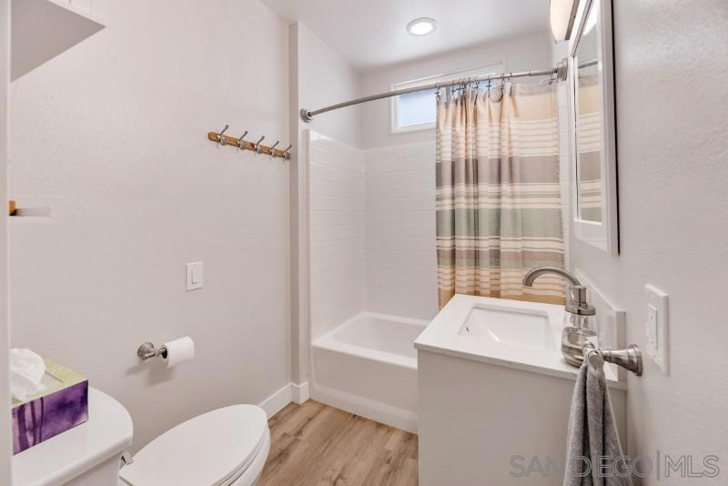 810 Vanitie Ct Property Photo 17
