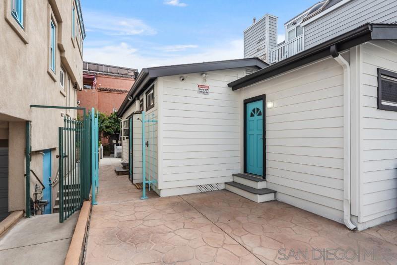 810 Vanitie Ct Property Photo 26