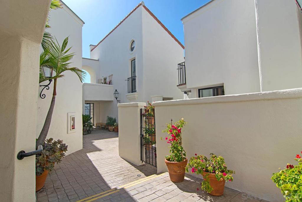 303 Coast 3 Property Photo 3