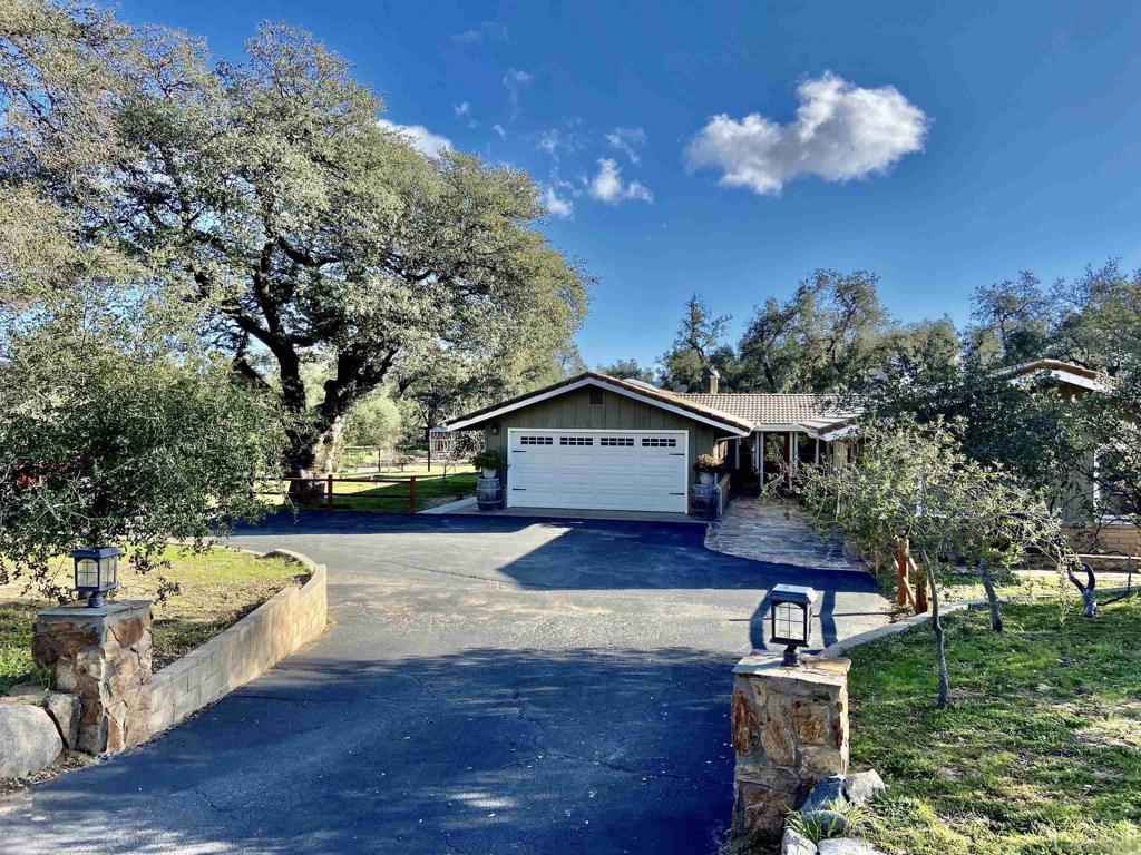 4839 Meadowridge Rd Property Photo