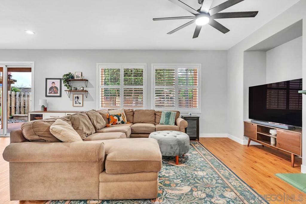 1565 Bedford Ave Property Photo 4