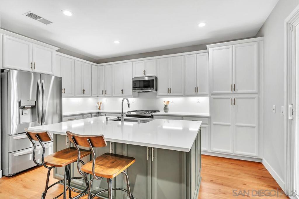 1565 Bedford Ave Property Photo 10