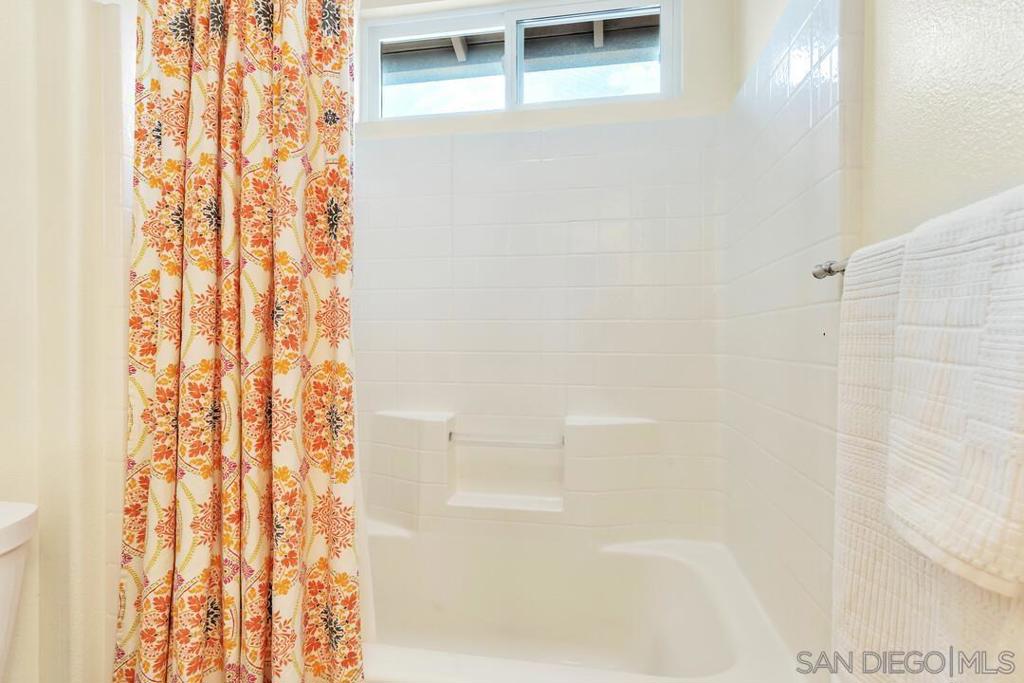 1565 Bedford Ave Property Photo 22