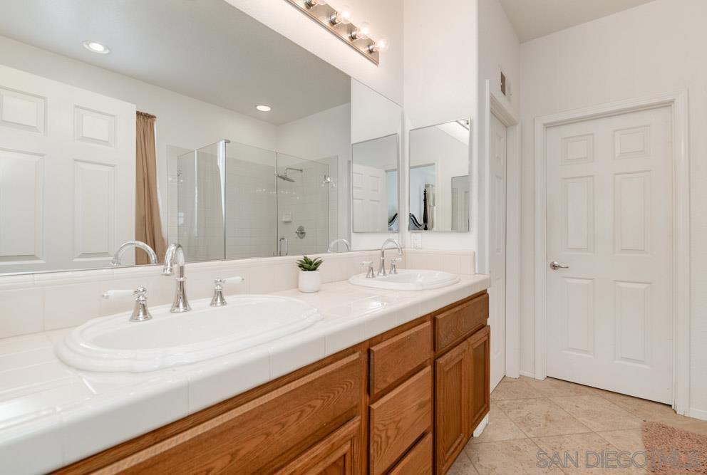 10439 Miracle Waters Ct Property Photo 28