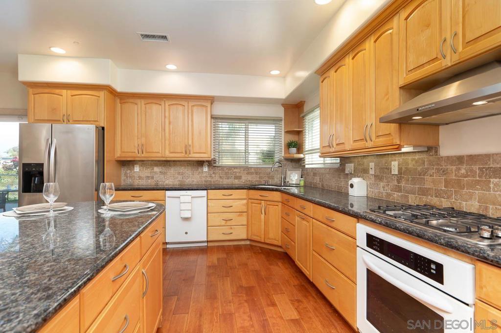 5075 Biltmore Street Property Photo 11