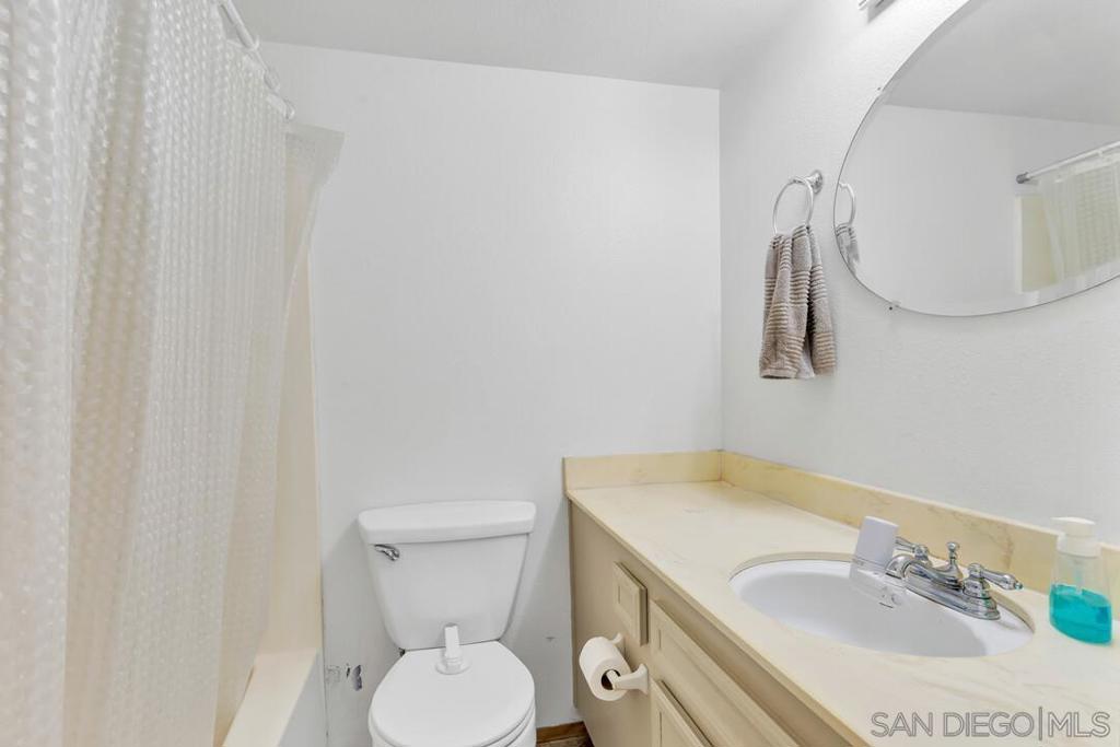 5875 Reo Ter C Property Photo 13