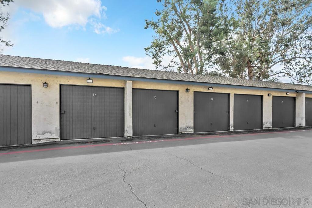 5875 Reo Ter C Property Photo 19