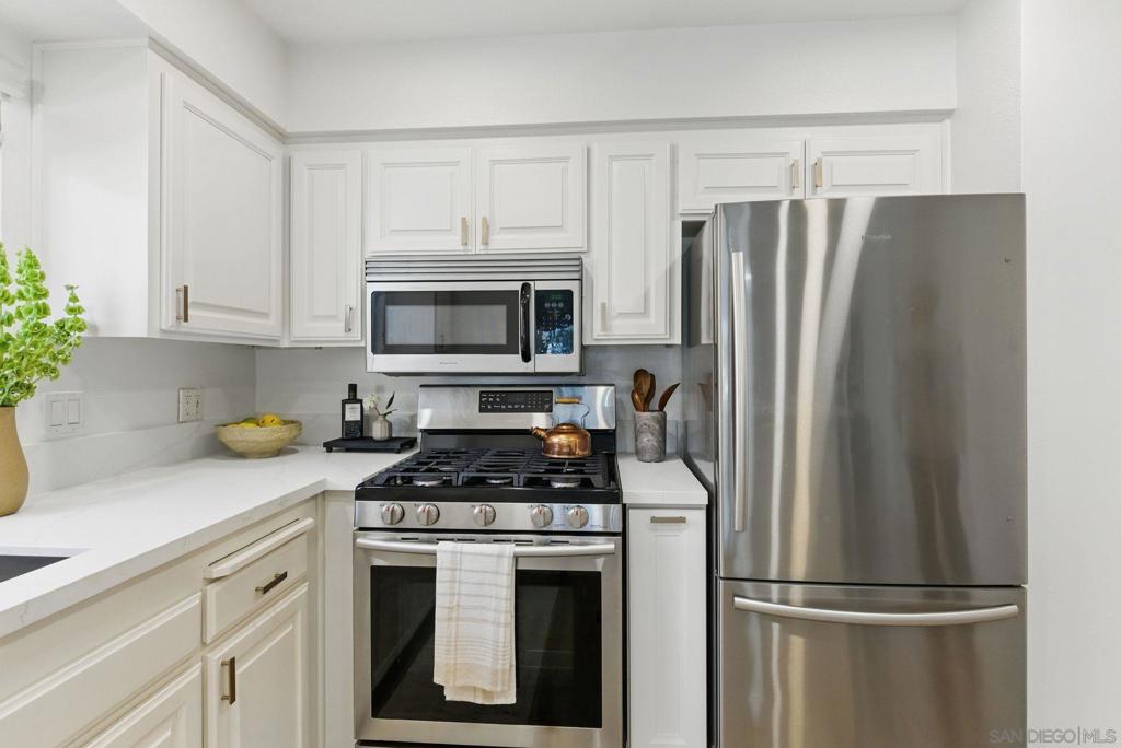 617 Cathy Ln Property Photo 4