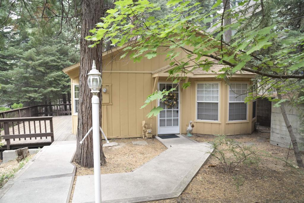 26582 Lake Forest Drive Property Photo