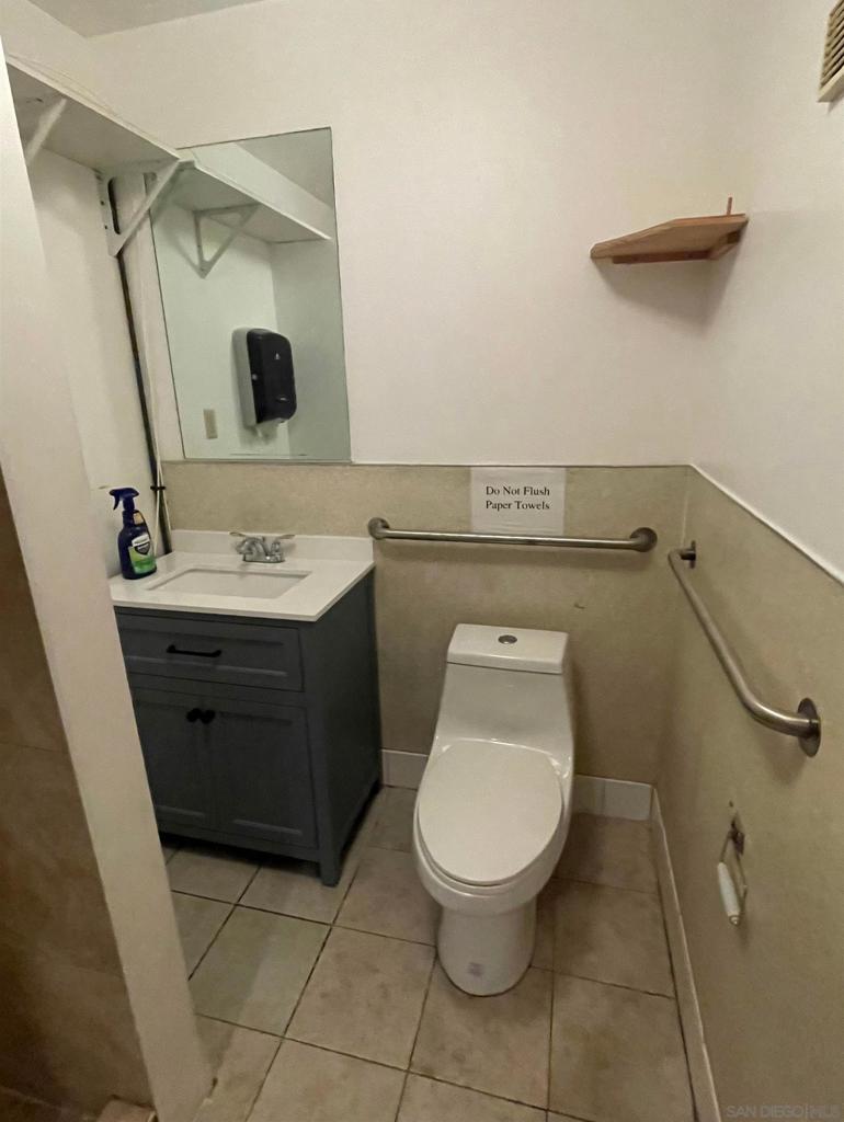 4550 Kearny Villa Dr Property Photo 7