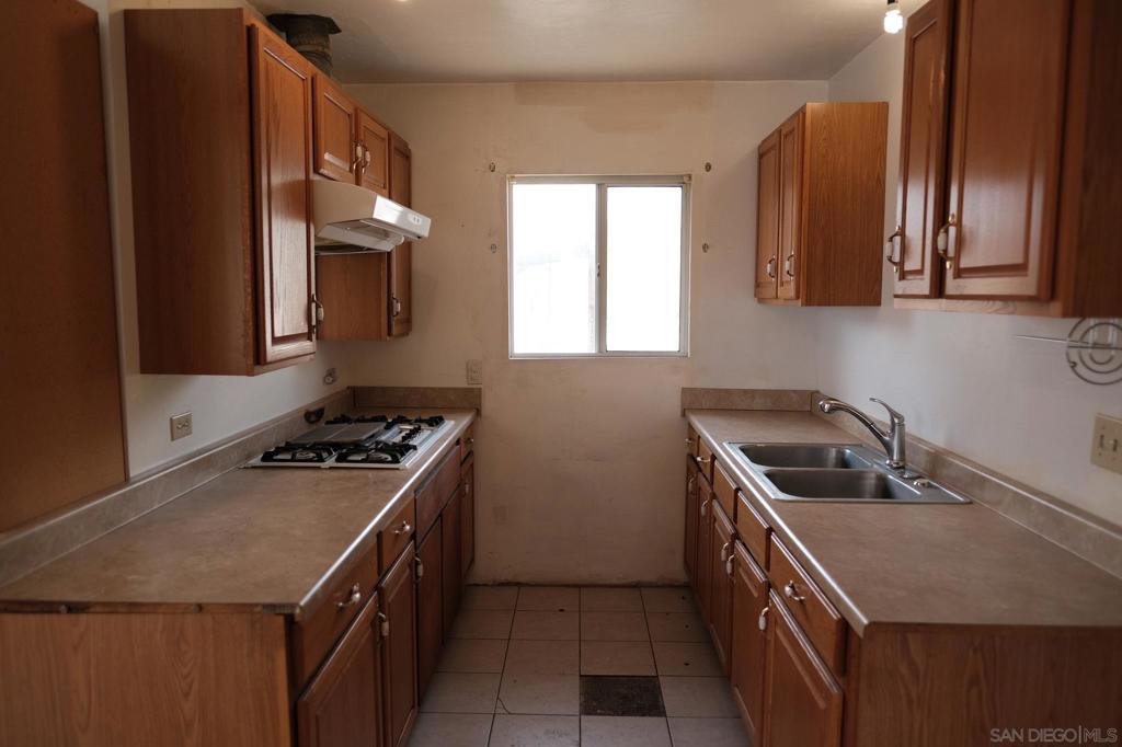 1446 49th St Property Photo 6