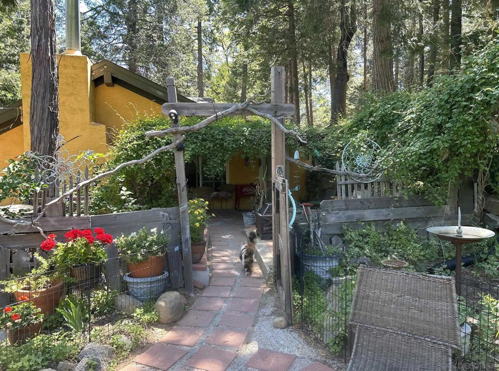 22188 Crestline Road Property Photo 1