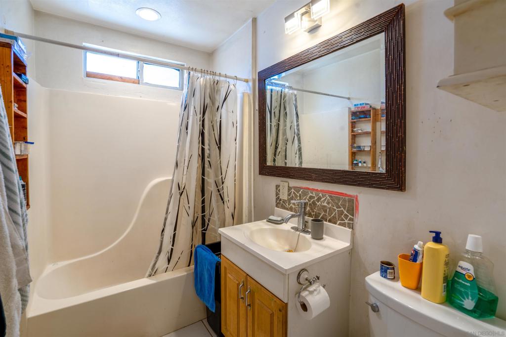 871 Cardiff St Property Photo 16