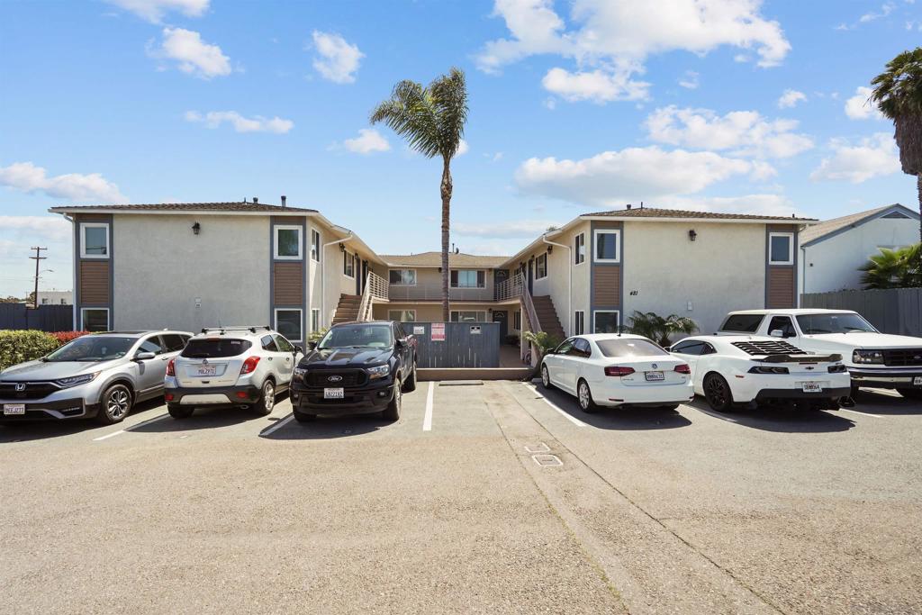 481 Palm Ave Property Photo 3
