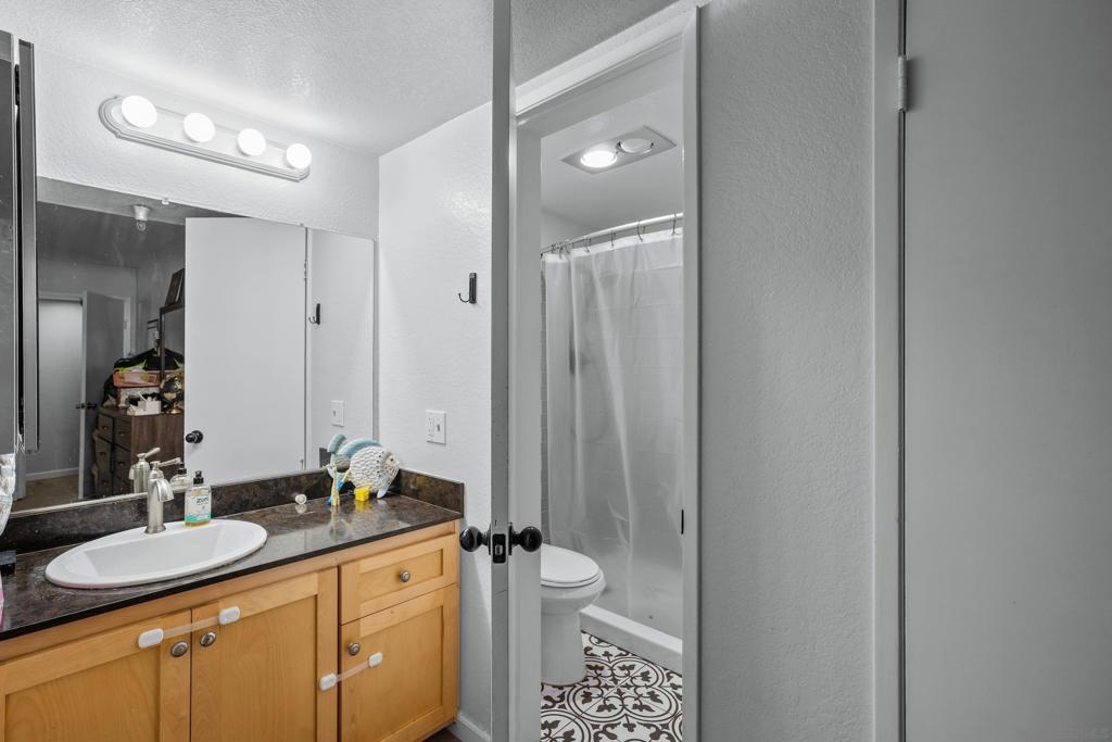 1164 Decker St Unit A Property Photo 20